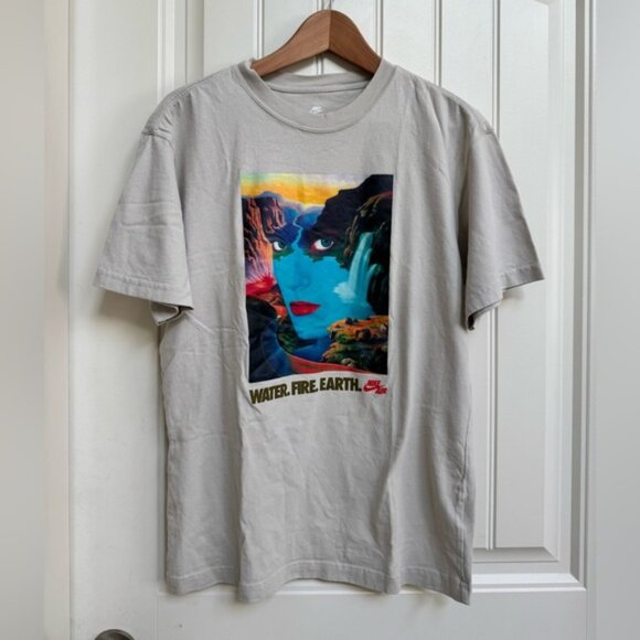 Nike Bring It Out Water Fire Earth 100% Cotton Taupe Graphic LoOne Sizee Fit Tee - Picture 2 of 7